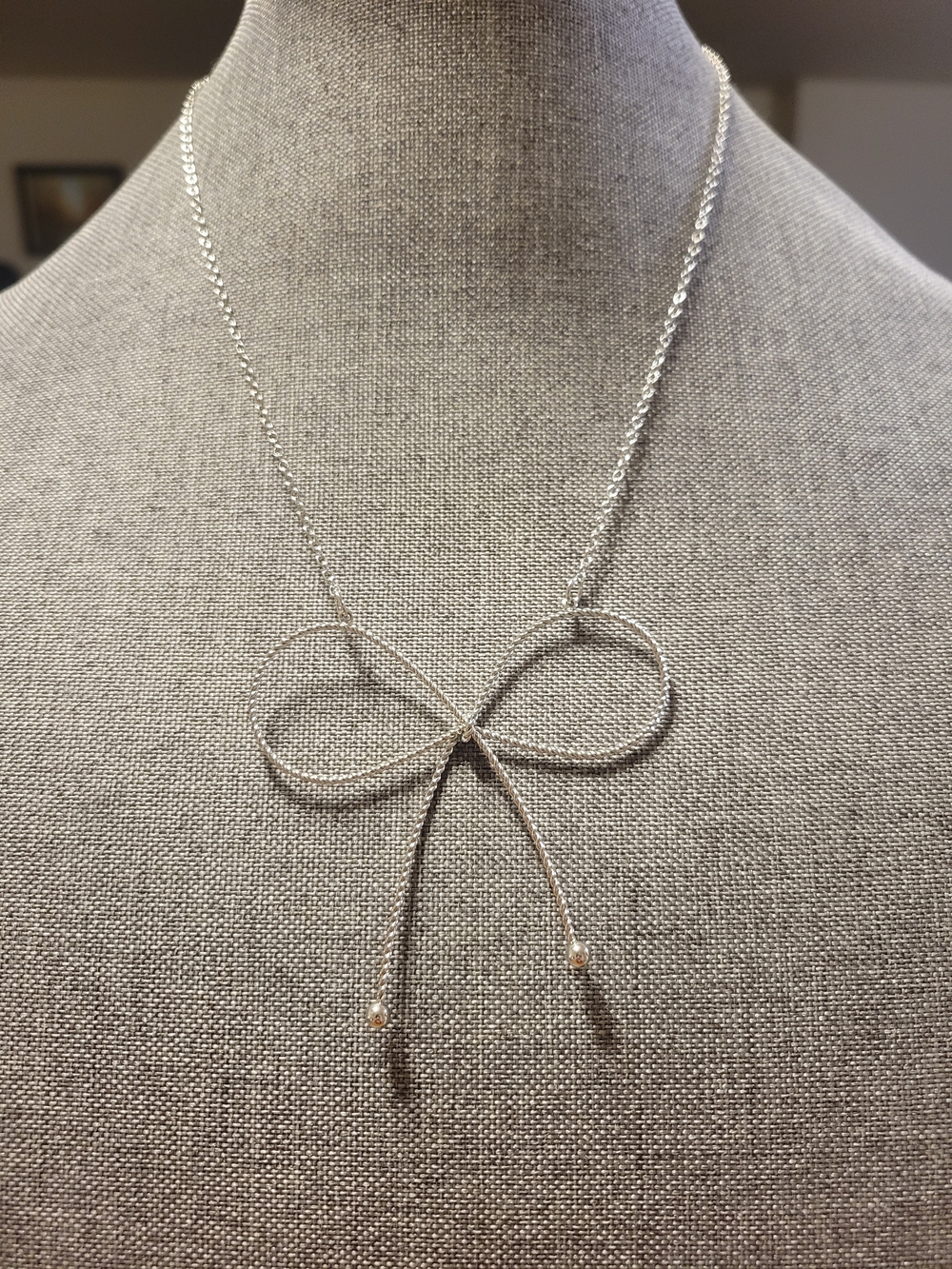 463- Bijoux Stella Delicate Silver Bow Pendant Necklace NWT